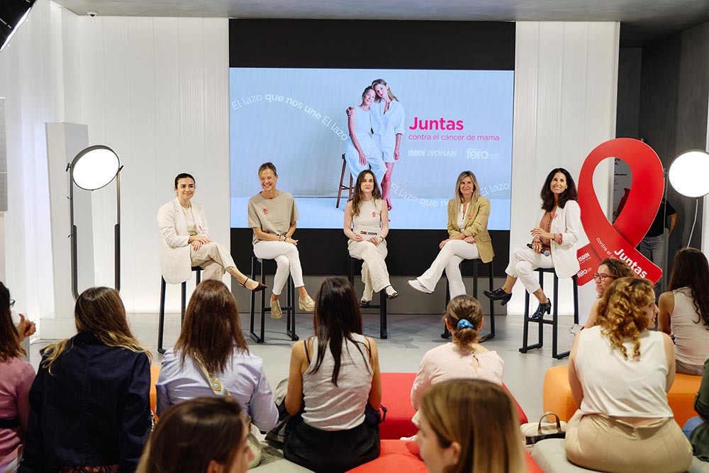 Participamos en la mesa redonda “Juntas, más allá del cáncer de mama”