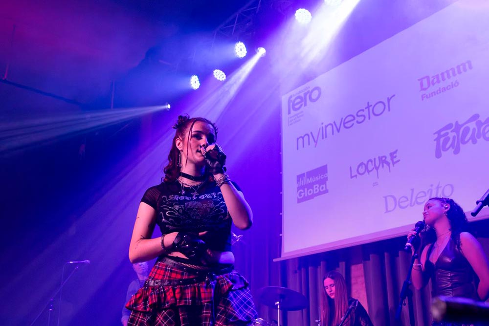 Jimband tocando en el concierto solidario Fero